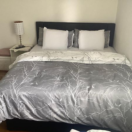 Chambre Spacieuse Et Confortable Avec Ecran Plat Oetwil an Der Limmat Zewnętrze zdjęcie