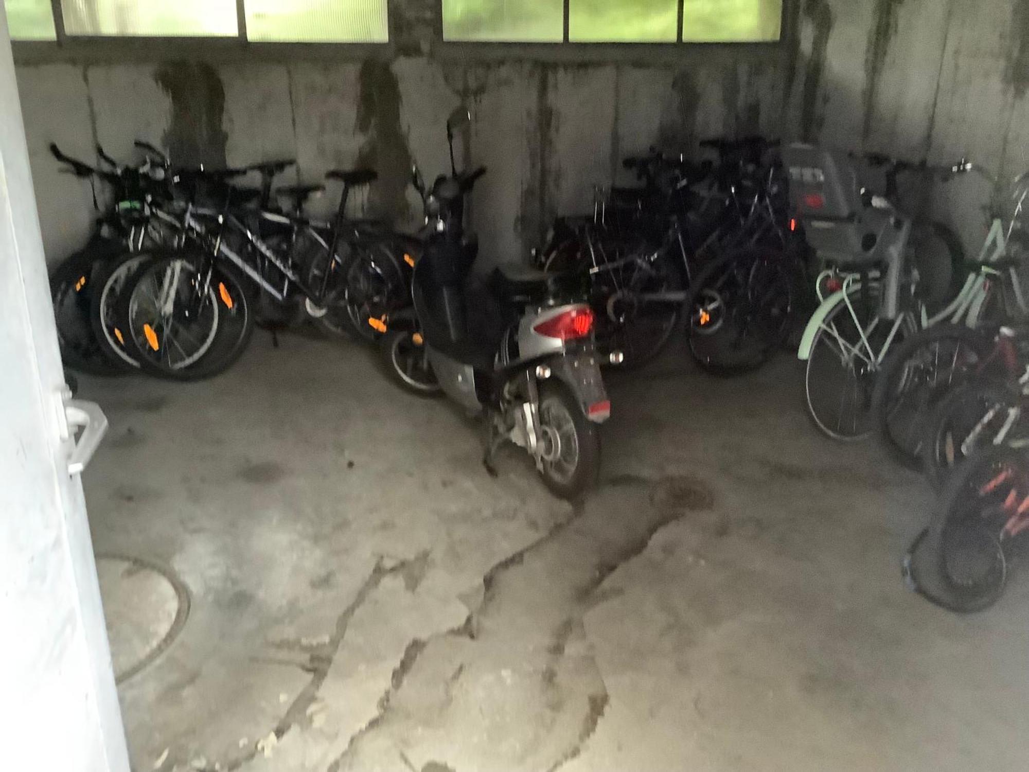Chambre Spacieuse Et Confortable Avec Ecran Plat Oetwil an Der Limmat Zewnętrze zdjęcie