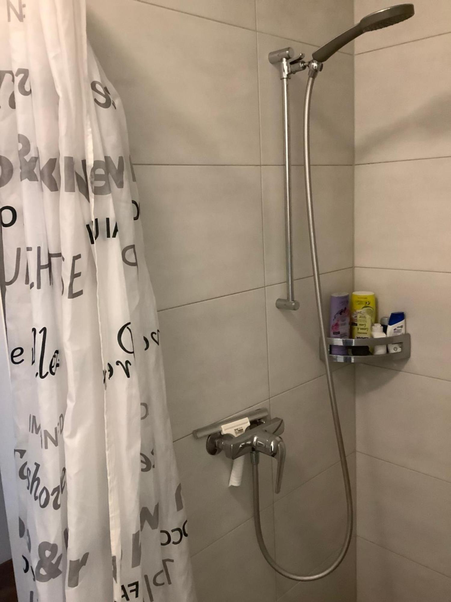 Chambre Spacieuse Et Confortable Avec Ecran Plat Oetwil an Der Limmat Zewnętrze zdjęcie